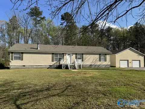 185 Lakefront Dr, Leesburg, AL 35983