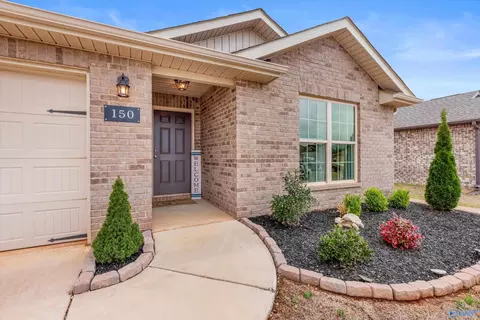 150 Hazel Pine Trl, Hazel Green, AL 35750