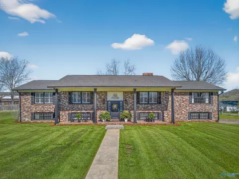 1105 5th St, Attalla, AL 35954