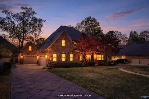 1538 Blackhall Ln, Decatur, AL 35601