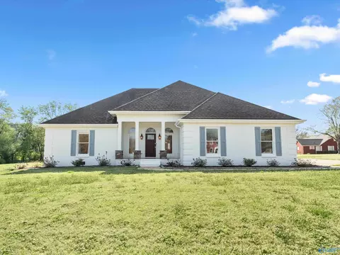 202 N Briarwood Rd, Athens, AL 35613