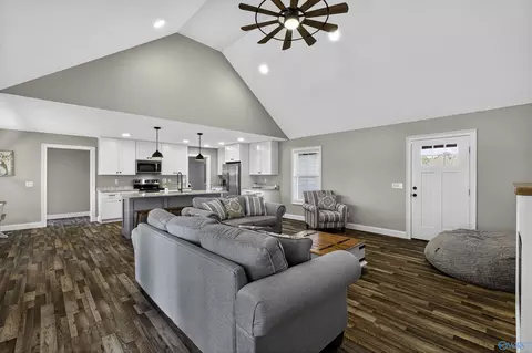 Entry Way - 686 County Road 580, Centre, AL 35960 photo 1 of 2