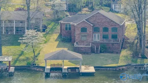 331 Carson Rd, Muscle Shoals, AL 35661