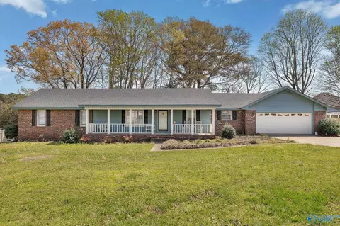 102 Stewart St, Albertville, AL 35950