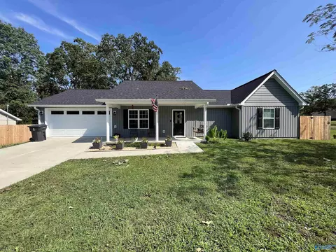 255 Henson St, Centre, AL 35960