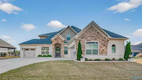 17000 River Pier Dr, Huntsville, AL 35803