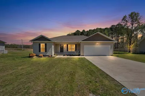 436 Granite Cir, Albertville, AL 35950
