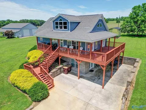17935 Lakeside Estates Rd, Athens, AL 35614