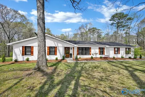 1403 Neighbors Ln, Hartselle, AL 35640