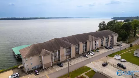 5590 Bay Village Dr #208, Athens, AL 35611