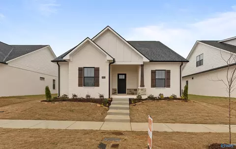 2108 Kanteen St, Huntsville, AL 35811