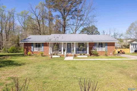 246 Lovers Ln, Hamilton, AL 35570
