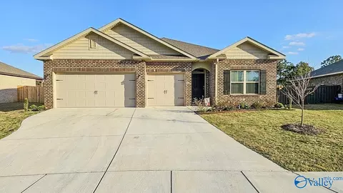 14090 New Castle Dr, Athens, AL 35613