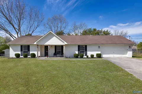 229 Countrywood Ct, Harvest, AL 35749