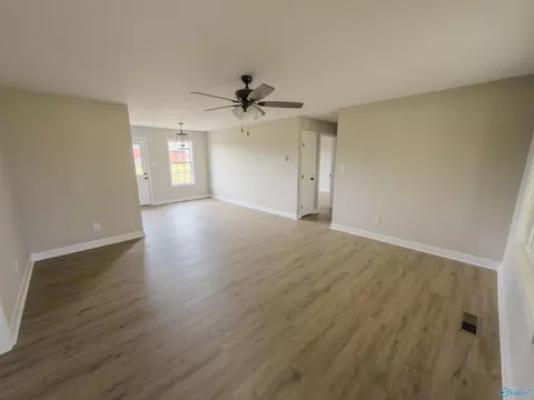 Living - 25 County Road 392, Trinity, AL 35673 photo 2 of 4