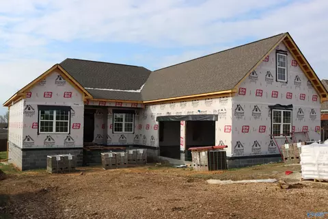 92 Payton Ln, Grant, AL 35747