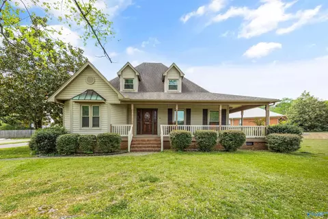 9700 Welch Cir, Huntsville, AL 35803