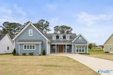 17923 Alma Ln, Athens, AL 35613
