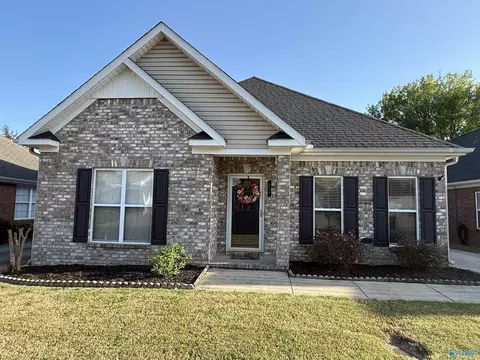 992 Tracey Ln, Decatur, AL 35601