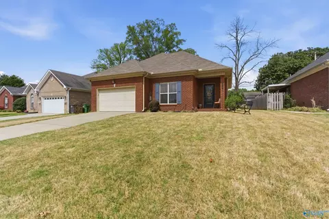 930 Tracey Ln, Decatur, AL 35601