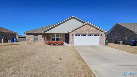 19105 Racheals Loop, Athens, AL 35611
