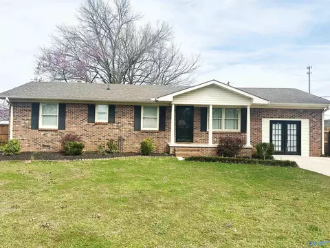 18516 Elles Dr, Athens, AL 35611