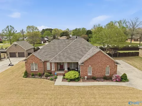 25235 Queensbury Dr, Athens, AL 35613