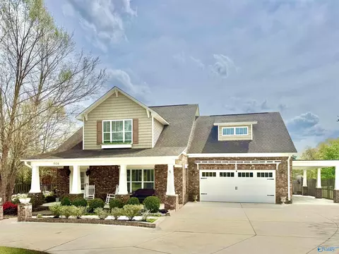 908 Rhodes St, Hartselle, AL 35640