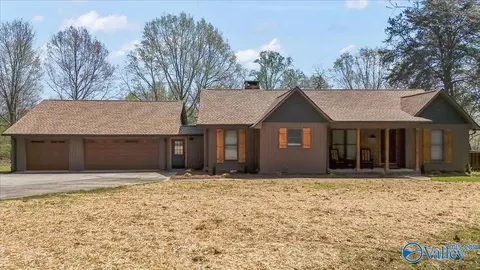 211 Bluff Pointe Rd, Guntersville, AL 35976