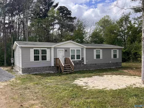 12 Martin Ln, Guntersville, AL 35976