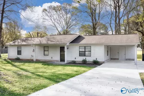 149 Charles Dr, Hazel Green, AL 35750