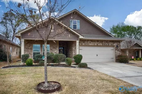 270 Falcon Ridge Dr, New Market, AL 35761