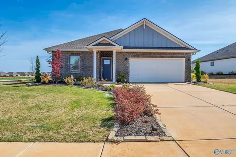 118 Lillian Farms Blvd, Huntsville, AL 35811