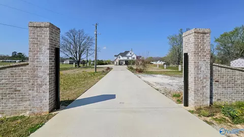 21607 Easter Ferry Rd, Elkmont, AL 35620