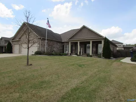 179 Somerton Dr, Huntsville, AL 35811