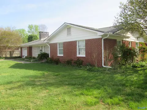 700 Meadowview St, Athens, AL 35611