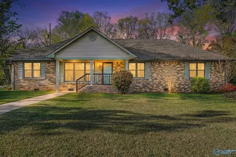 1209 Griffin Rd, Hartselle, AL 35640