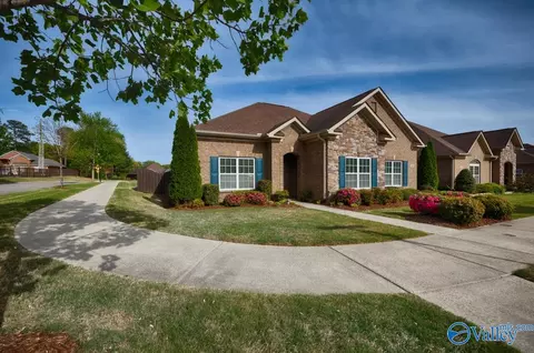 1124 Corner Brk, Huntsville, AL 35806