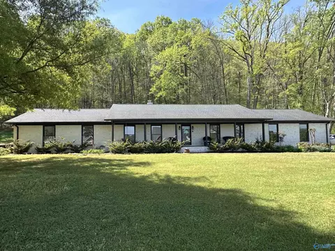 6496 Spring Creek Dr, Guntersville, AL 35976