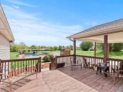 Exterior - 20405 Winfred Dr, Tanner, AL 35671 photo 6 of 11