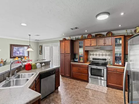 Kitchen - 20405 Winfred Dr, Tanner, AL 35671 photo 4 of 4