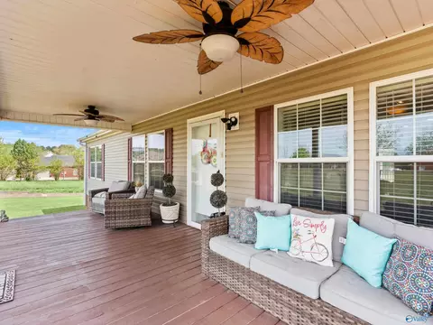 Exterior - 20405 Winfred Dr, Tanner, AL 35671 photo 5 of 11