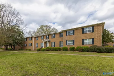 1206 Willowbrook Dr #D, Huntsville, AL 35802