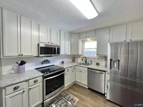 1208 Willowbrook Dr #C, Huntsville, AL 35802