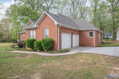 Exterior - 136 Forest Home Dr, Trinity, AL 35673 photo 4 of 9