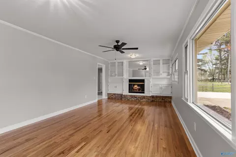 Living - 206 Suffield St, Athens, AL 35611 photo 1 of 7