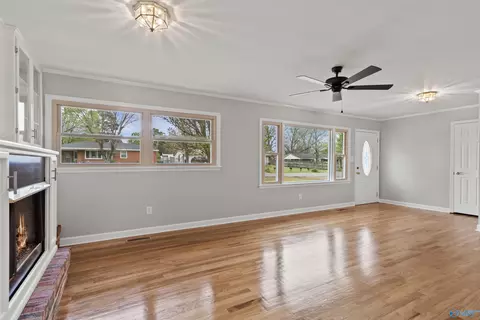 Living - 206 Suffield St, Athens, AL 35611 photo 3 of 7