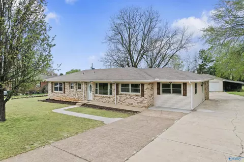206 Suffield St, Athens, AL 35611