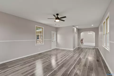 Living - 206 Suffield St, Athens, AL 35611 photo 4 of 7