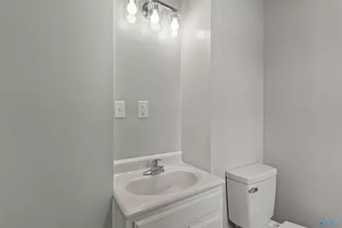 Bath - 206 Suffield St, Athens, AL 35611 photo 2 of 3